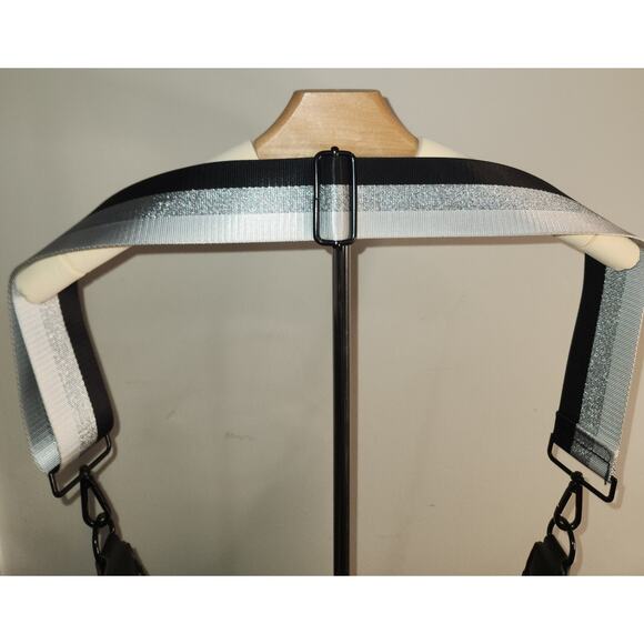 BCBGeneration Two in One Black and Sliver Crossbody Shoulder Puffer Bag - Picture 3 of 7